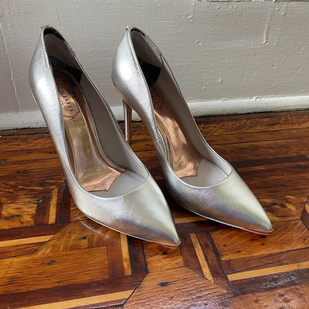 Ted Baker Wishiri Pump in Silver